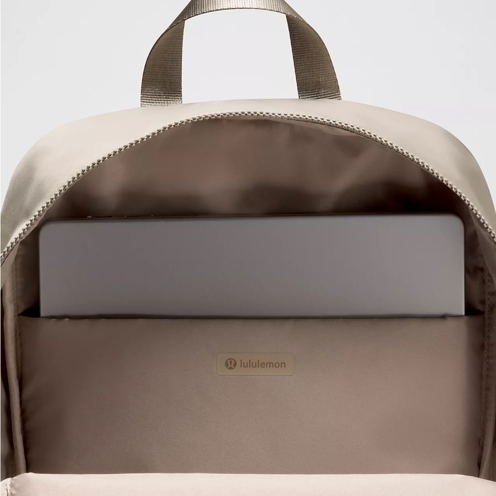 Lululemon Everywhere Backpack 22L- Warm Ash Grey/Sheer Oak - Picture 10 of 10
